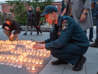 «Свеча памяти» осветила Реутов на рассвете