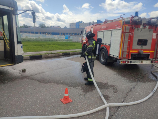 Подмосковные спасатели ликвидировали последствия условного ДТП с пострадавшими