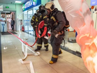 В торговом центре Реутова отработали действия спасателей при пожаре