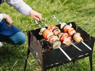 Врач перечислила опасные для употребления в жару продукты