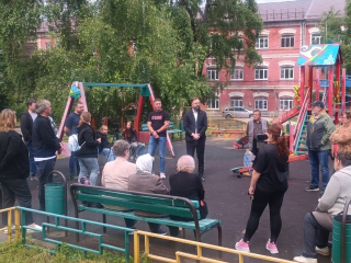 Трансформатор у детской площадки: власти Наро-Фоминска пересмотрят место строительства после встречи с жителями