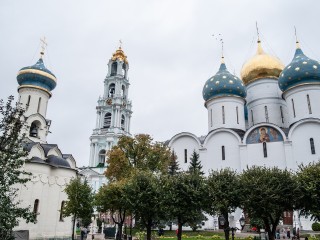 Икона «Троица» привлекает все больше паломников в Троице-Сергиеву лавру