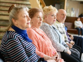 Пенсионеры Лыткарина могут бесплатно посещать бассейн, каток и экскурсии