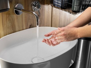 Горячую воду жителям Заветов Ильича вернут после 18:00