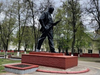 Оживший Ленин рассказал, где надо укладывать плитку в Балашихе