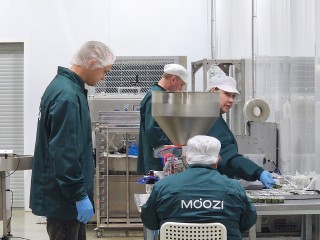 Работодателей призвали сокращать рабочий день при аномальной жаре