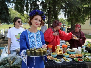 На «Луховицком огурце» Международный альянс кулинаров приготовит 170 л рассольника