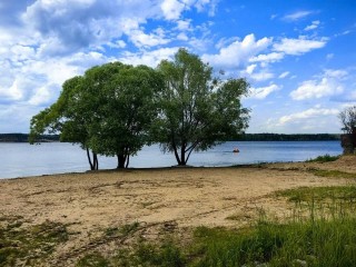Пляж в деревне Подрезово очистили от строительного мусора и бетонных плит