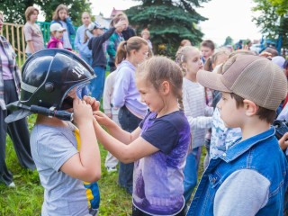 Пожарные боевки примерили на себя школьники в Кашире