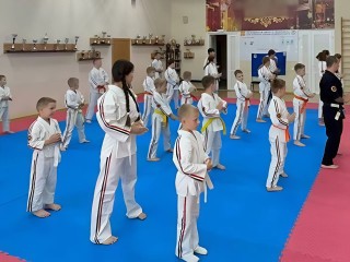 Открытая тренировка по косики каратэ собрала юных защитников Отечества в Серпухове