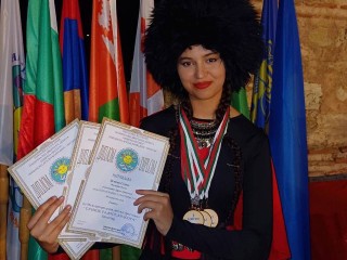 Ученица школы №14 из Мытищ завоевала три золотых медали на фестивале в Болгарии