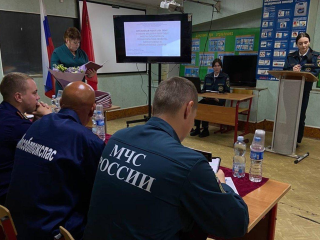 Спасатели оценили дипломные работы студентов в Волоколамске