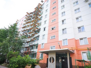 Подъезды в доме на Октябрьской улице отремонтируют до конца года