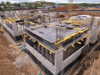 В Ленинском округе продолжается строительство школы на 1250 мест