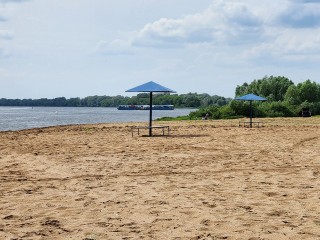 Пляж в Белоомуте дополнят элементами для отдыха
