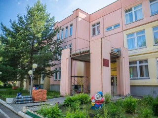В детсаду на Почтовой улице ремонтируют входные группы
