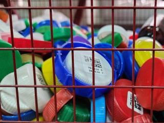 Серпухов продолжает сбор «Добрых крышечек»