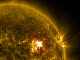 Сильная вспышка С-класса произошла на Солнце: Прогноз магнитных бурь на 30 июня 2025
