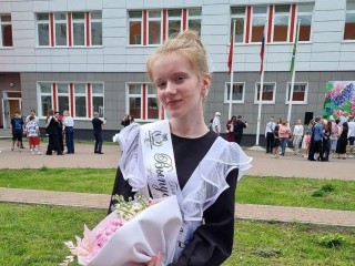 Высокий результат: выпускницы округа Пушкинский — лучшие по русскому языку на ЕГЭ