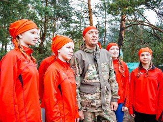 Семь команд шатурской молодежи соревновались на турслете на реке Поля