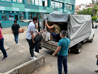 Совместными усилиями родители и дети ускорили подготовку к капремонту школы №1