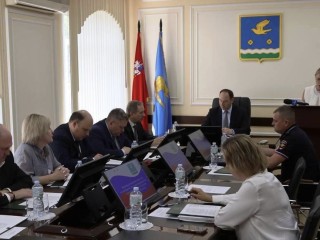 В Ступине комиссия обсудила летний досуг подростков и борьбу с продажей алкоголя