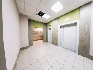 Светлее, чище, уютнее: в Домодедове обновляют подъезды