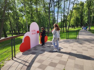 «Алло, лето! Где ты?»: в Раменском городском парке обустроили новую фотозону