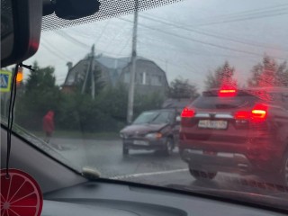 На мокрой дороге в Домодедове — авария у ЖК «Город Счастья»