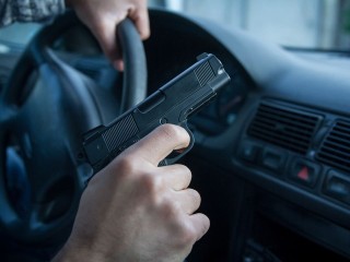 Стрельба и гудки: жители Одинцово стали свидетелями шумной свадьбы
