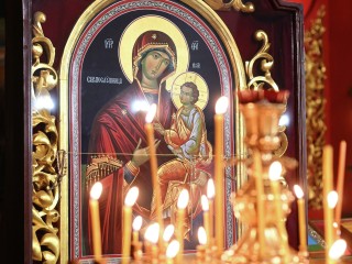 Как правильно молиться и о чем просить перед иконой Владимирской Богородицы