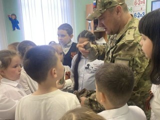 На уроке мужества в солнечногорском лицее №7 почтили память «Ночных ведьм»