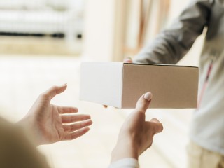 В Балашихе мужчина вынес из пункта выдачи заказов товары на ₽11 тыс.