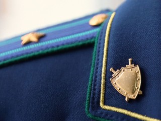 В Дзержинском ищут неизвестного, обокравшего продуктовый магазин