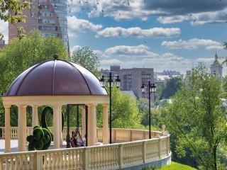 В Подольске более 30 пар заключили брак в парке им. Талалихина