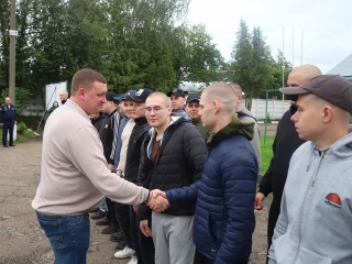 Ряды Вооруженных сил России пополнили 22 новобранца-срочника из Луховиц