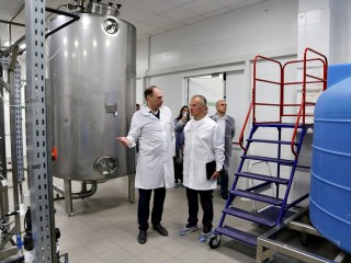 Депутат Коган побывал на предприятии по производству лекарств в Оболенске