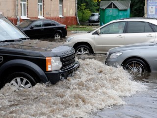В Подмосковье устраняют последствия сильных ливней