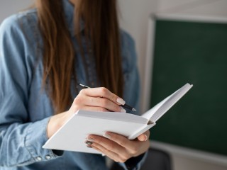 Сразу четырех учителей из Мытищ признали лучшими специалистами Подмосковья