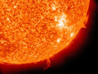 Опасные области на восточной стороне Солнца: Прогноз магнитных бурь на 29 июня 2025