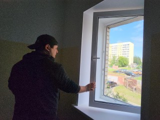 В подъезде дома на улице Ленина в Истре установили новые окна
