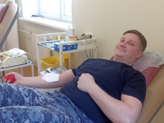 Добровольцы в форме: представители Росгвардии Химок сдали кровь для нуждающихся