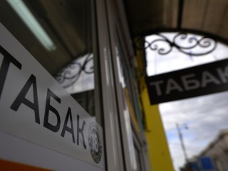 Врач назвала два опасных заболевания от вейпов