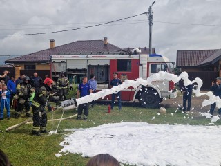 Пожарные провели профилактическую беседу с жителями Чехова
