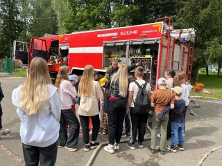В Чехове дети примерили защитные маски и научились тушить пожары