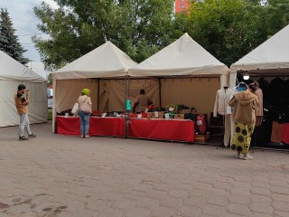 Ягоды, овощи, текстиль и сувениры представили на городских ярмарках в Щелкове