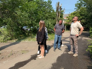 Жители дома на улице Горького смогут высказать властям идеи об улучшении двора на обходе
