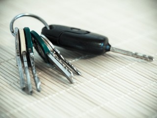 Средняя стоимость новых автомобилей снижалась два месяца подряд