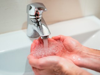 Отключение горячей воды в Подмосковье: как пережить временные неудобства
