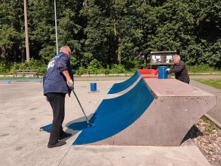 Элементы скейт-парка в Медвежьих Озерах привели в порядок